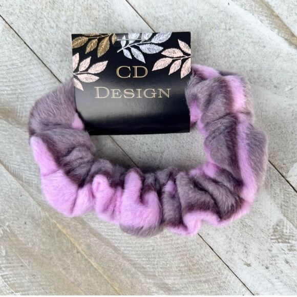 Pink and Grey fleece scrunchie - Picture 1 of 1